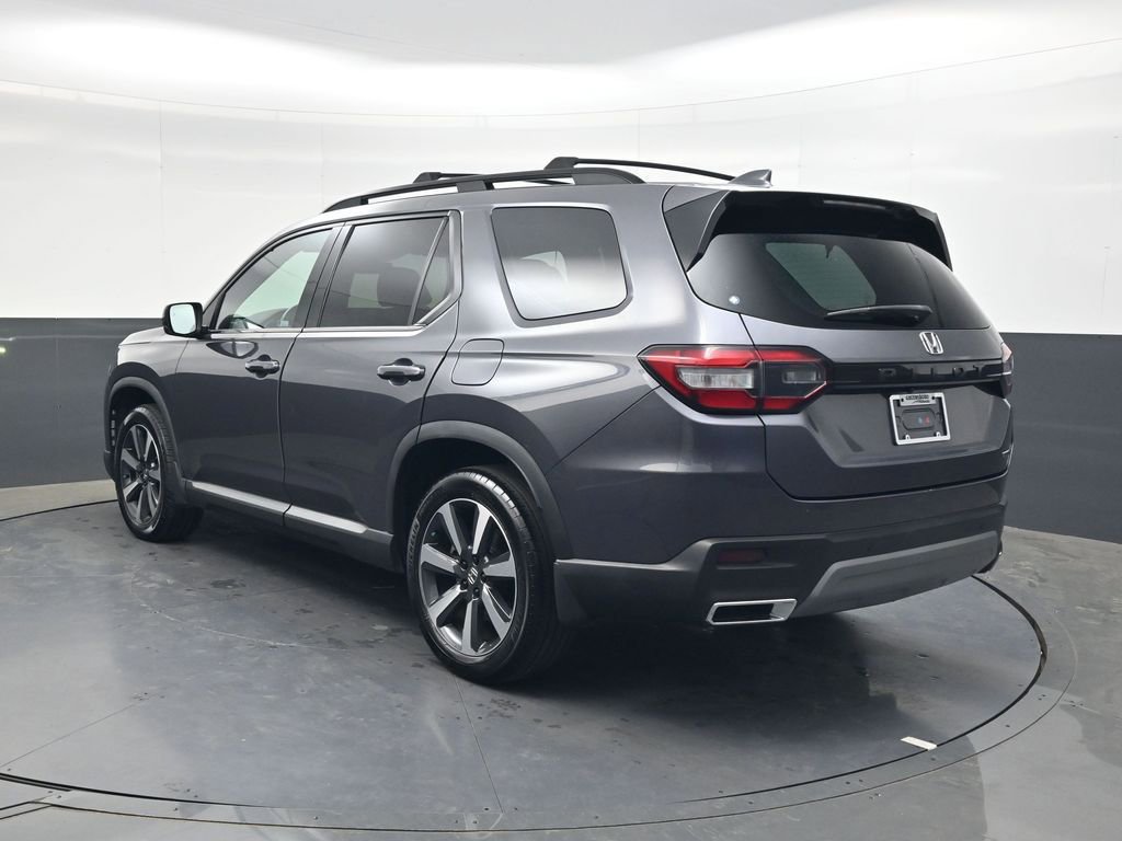 Used 2023 Honda Pilot Touring image 6