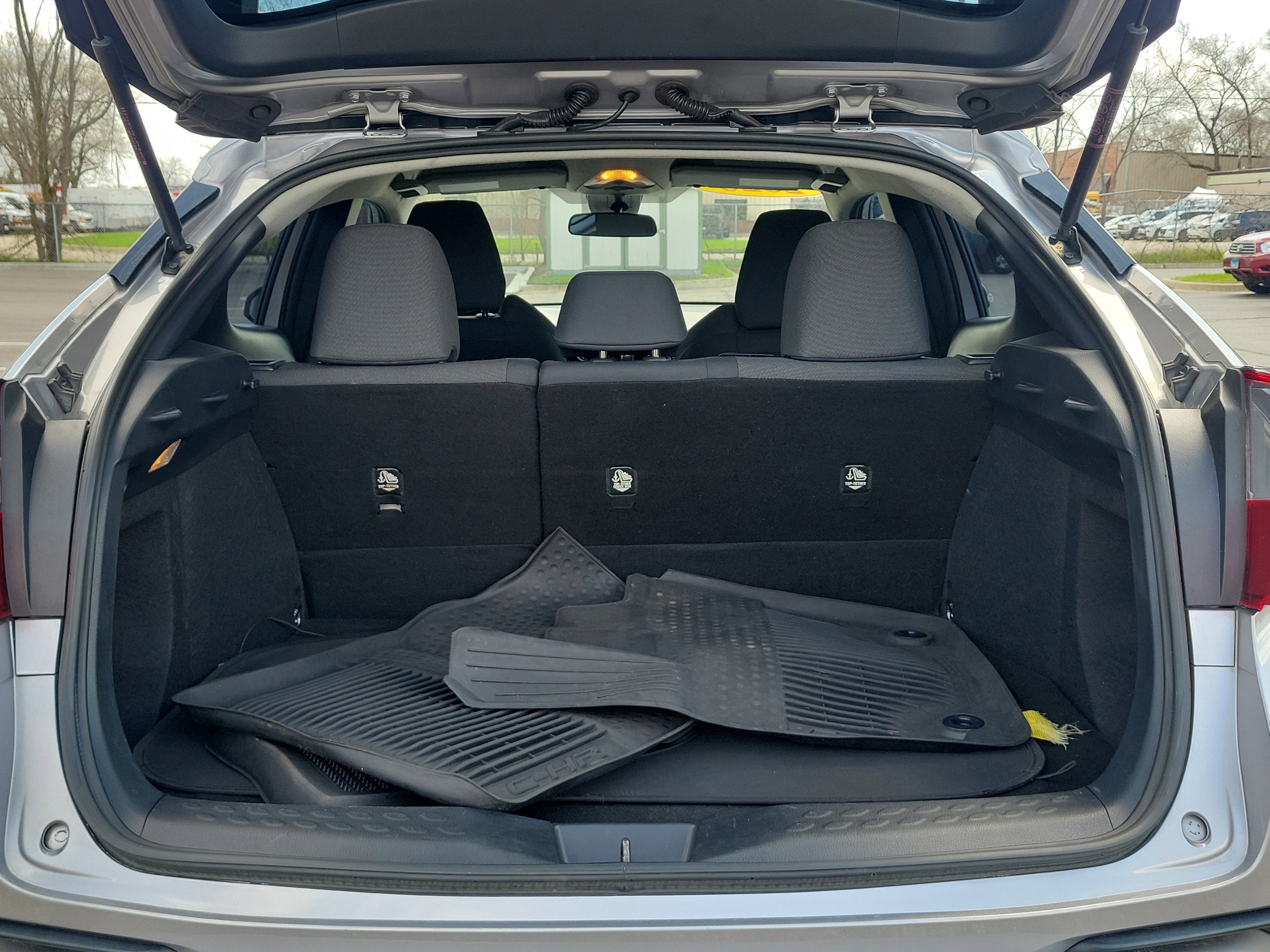 Used 2020 Toyota C-HR LE image 8