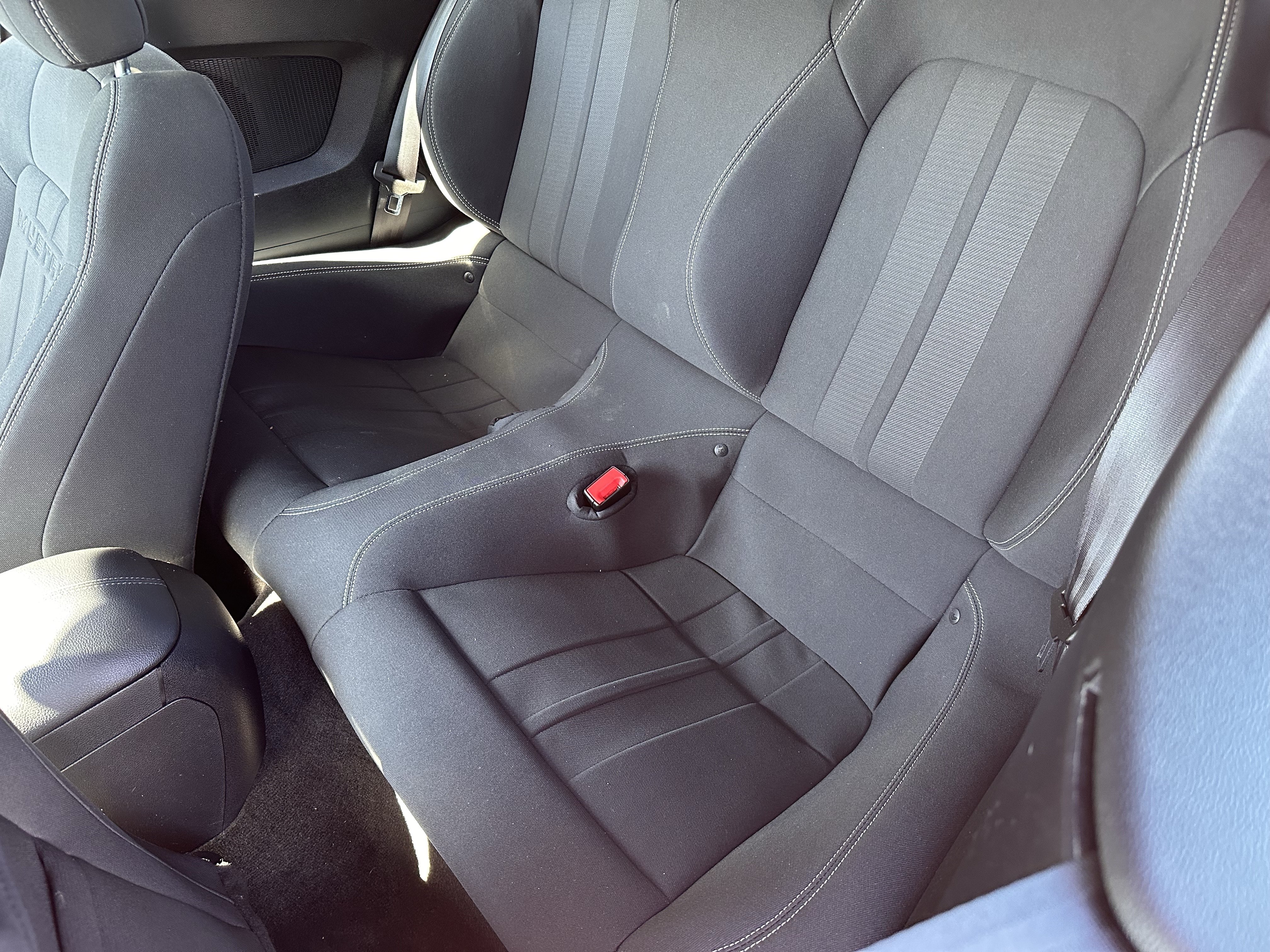 Used 2018 Ford Mustang Convertible RWD image 11
