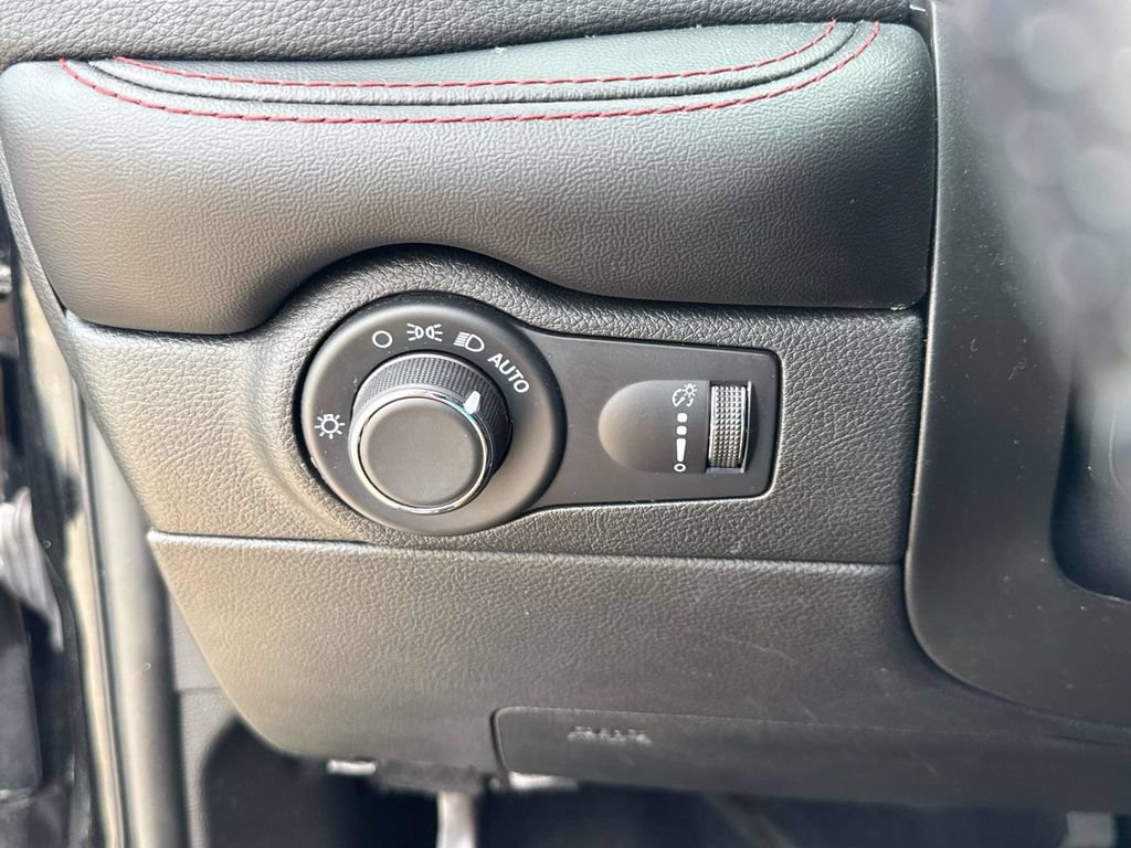 Used 2024 Dodge Durango GT RWD image 44