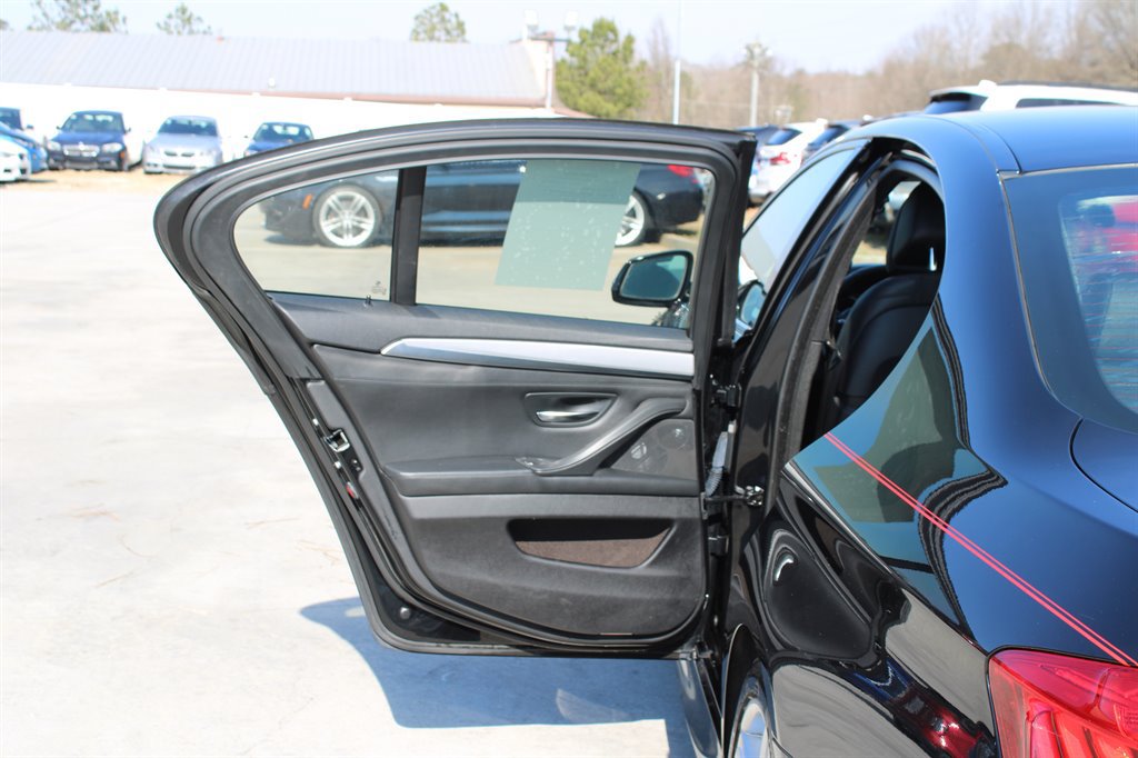 Used 2016 BMW 550i Sedan RWD image 28