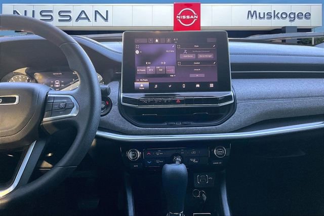 Used 2023 Jeep Compass Sport image 9