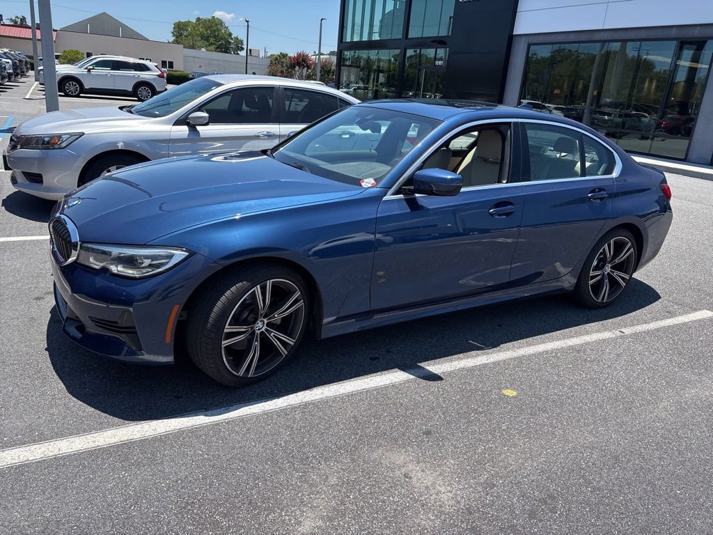 Used 2022 BMW 330i Sedan w/ Driving Assistance Package RWD image 4