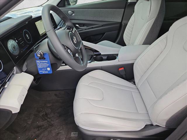 New 2026 Hyundai Elantra Limited video 4
