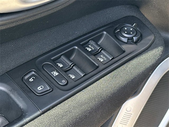 Used 2020 Jeep Renegade Latitude image 14