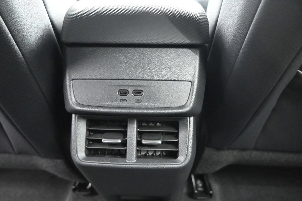New 2026 Chevrolet Equinox LT w/ Convenience Package II FWD image 17