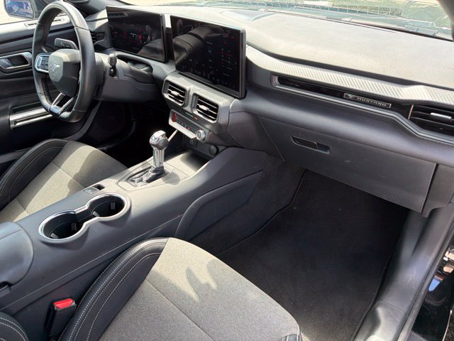 Used 2025 Ford Mustang Coupe RWD image 11