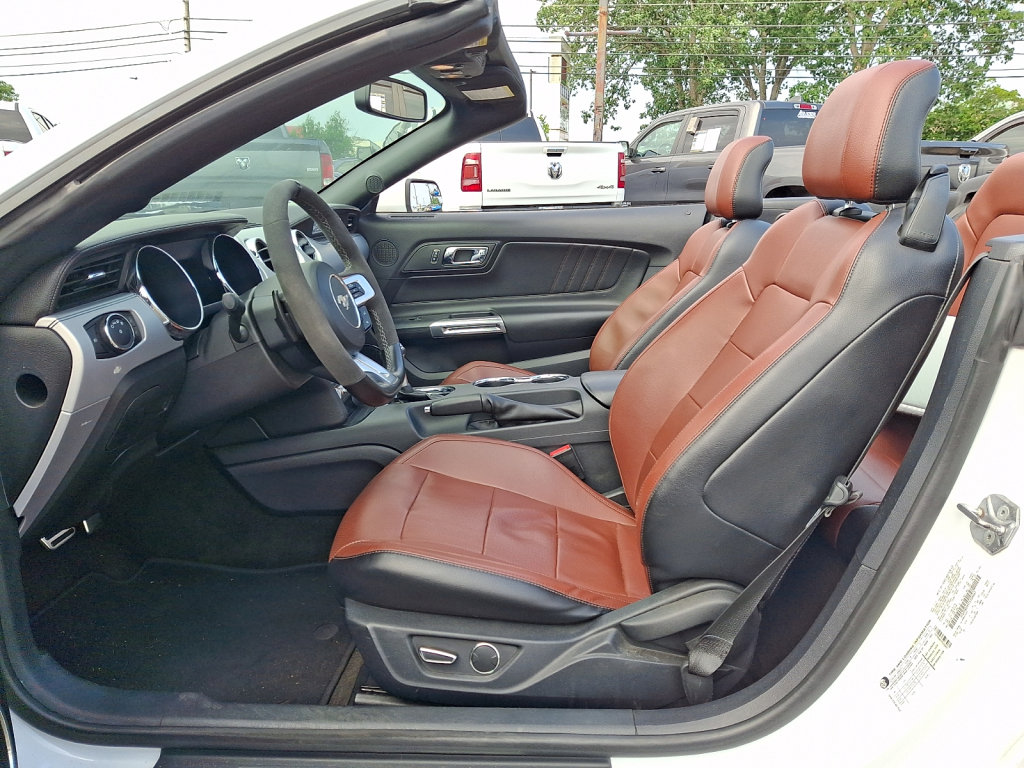 Used 2015 Ford Mustang Premium RWD image 20
