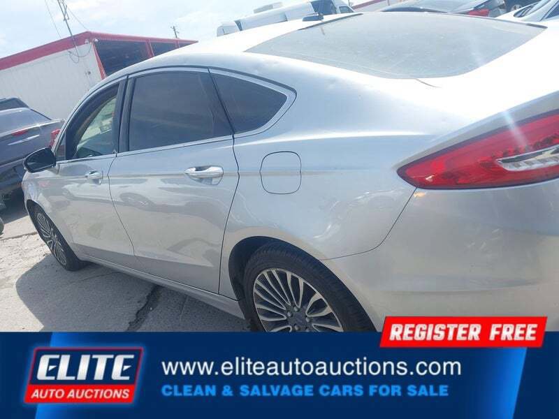 Used 2017 Ford Fusion SE w/ Fusion SE Technology Package image 28