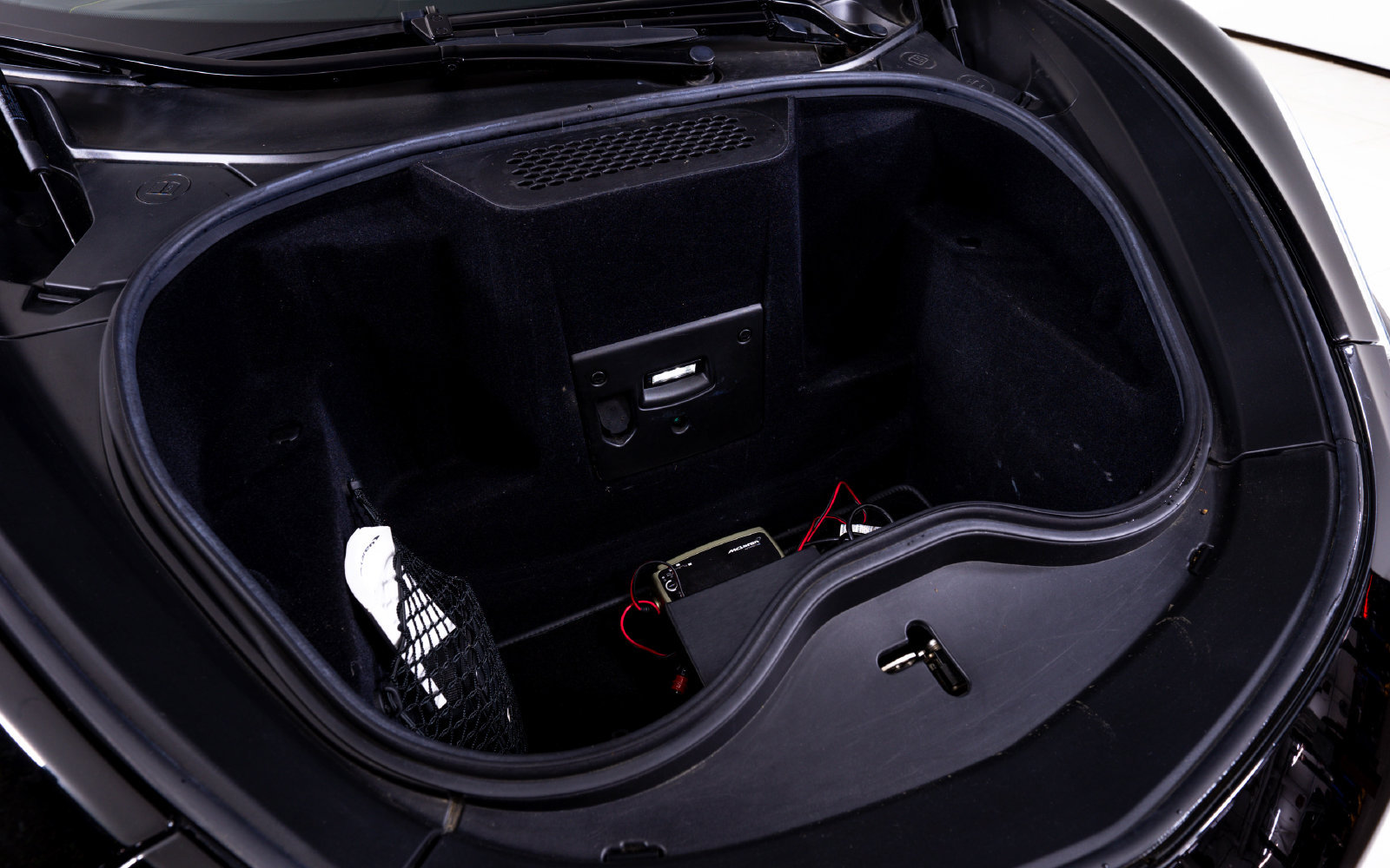 Used 2022 McLaren GT RWD image 25