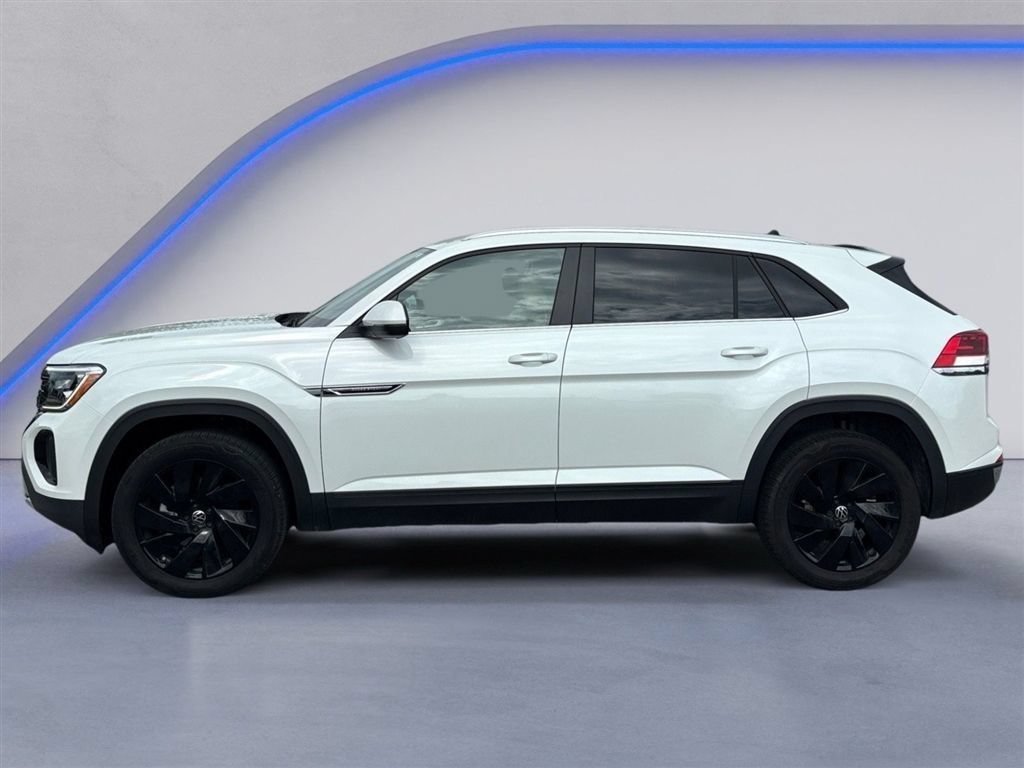 Used 2026 Volkswagen Atlas Cross Sport SE w/ Black Wheel Package FWD image 7