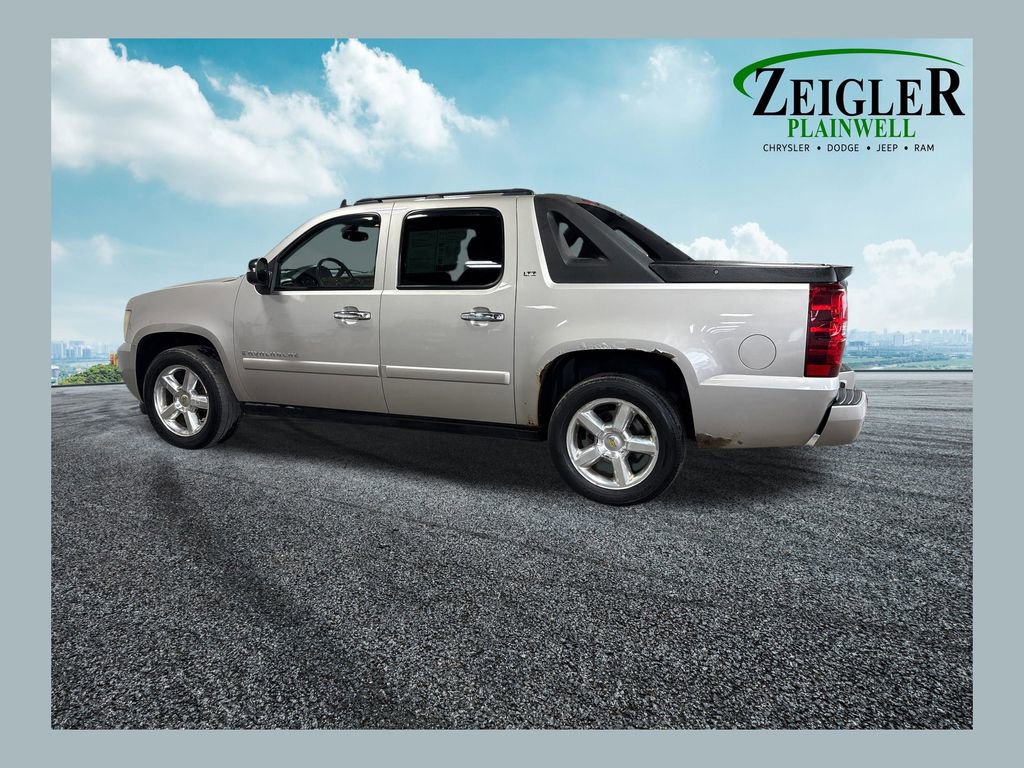 Used 2007 Chevrolet Avalanche LTZ w/ LTZ Preferred Equipment Group image 1