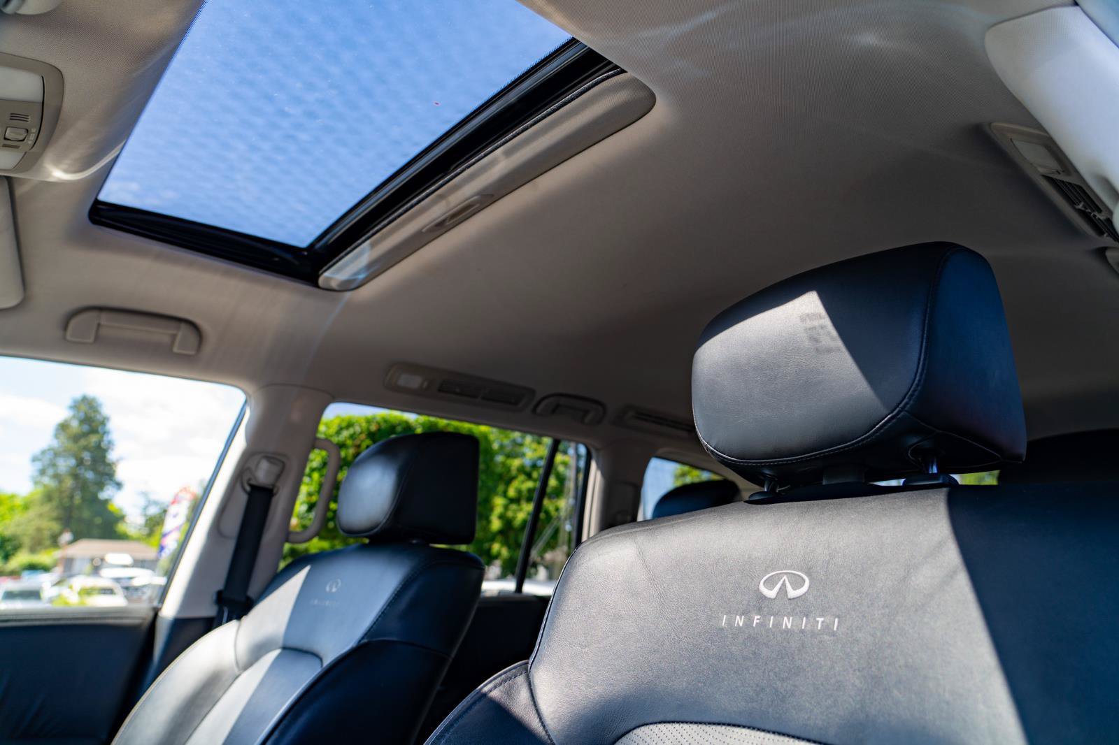 Used 2011 INFINITI QX56 4WD w/ Theater Pkg image 16