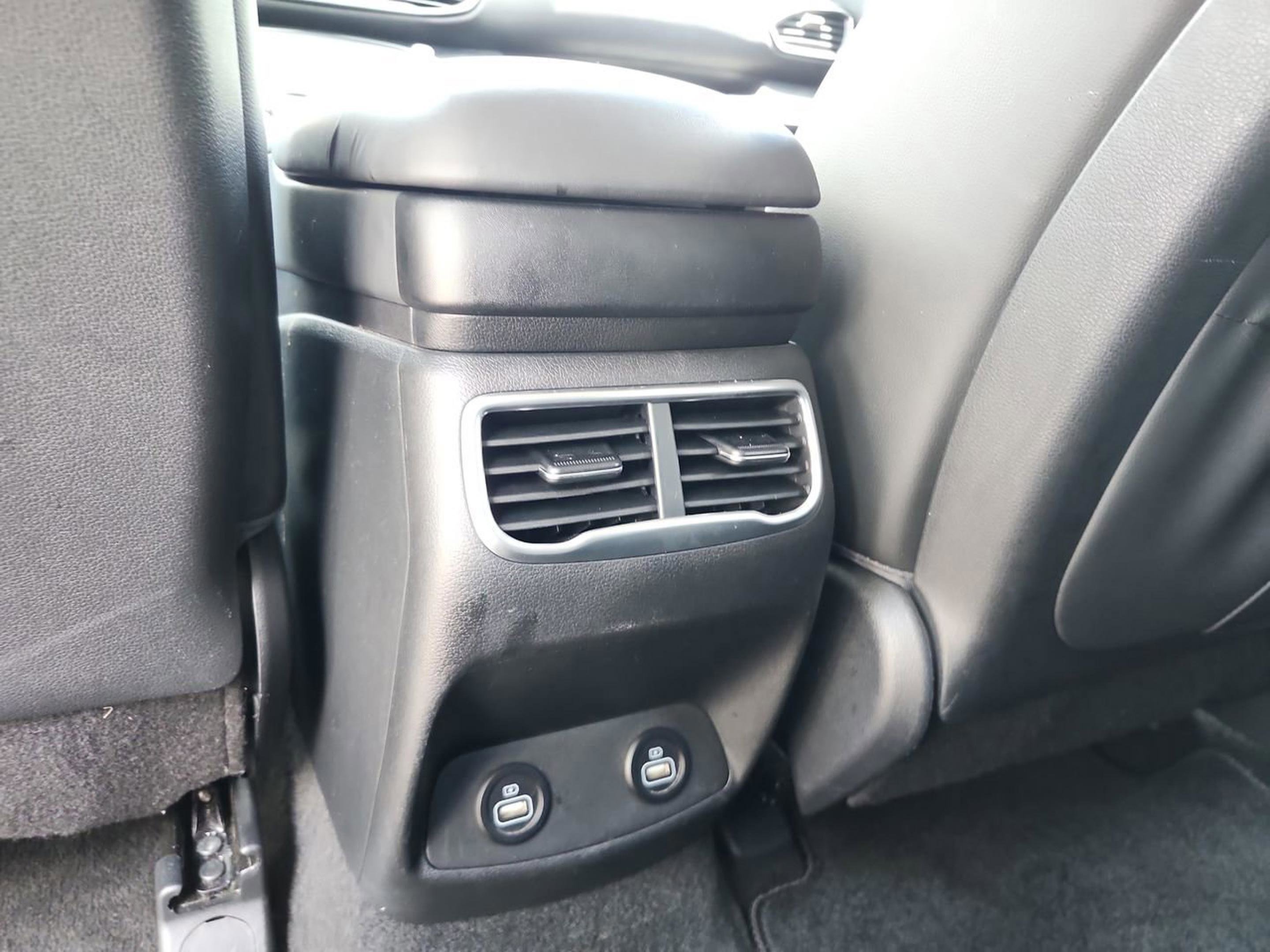 Used 2021 Hyundai Santa Fe SEL w/ Convenience + Premium Package FWD image 28