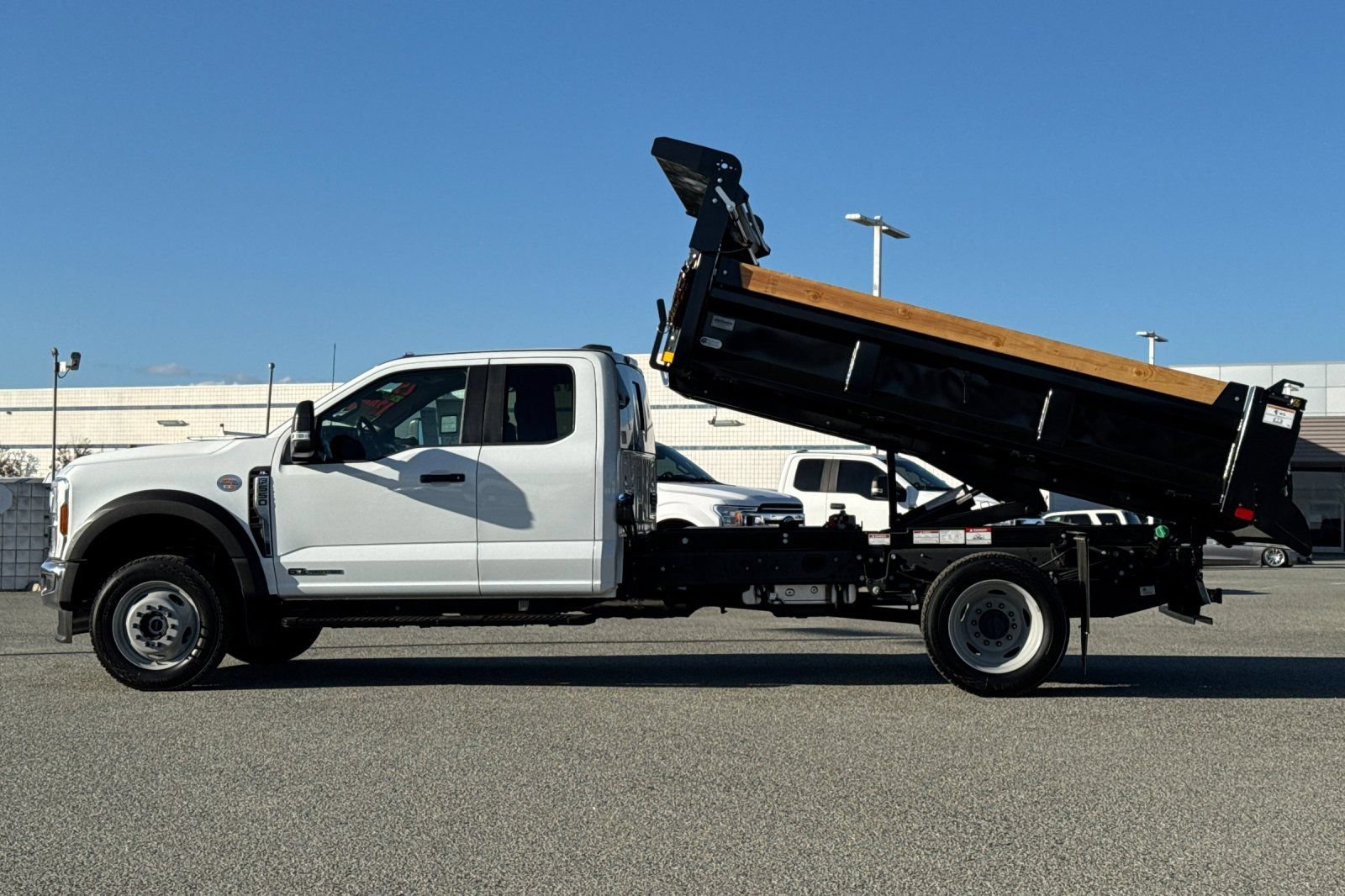 New 2025 Ford F550 4x4 SuperCab Super Duty image 7