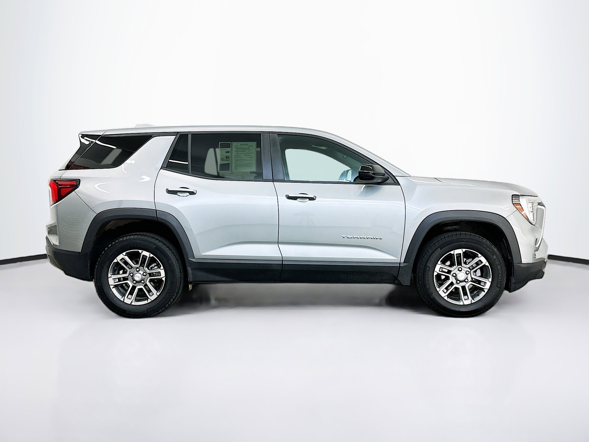 Used 2025 GMC Terrain Elevation image 10