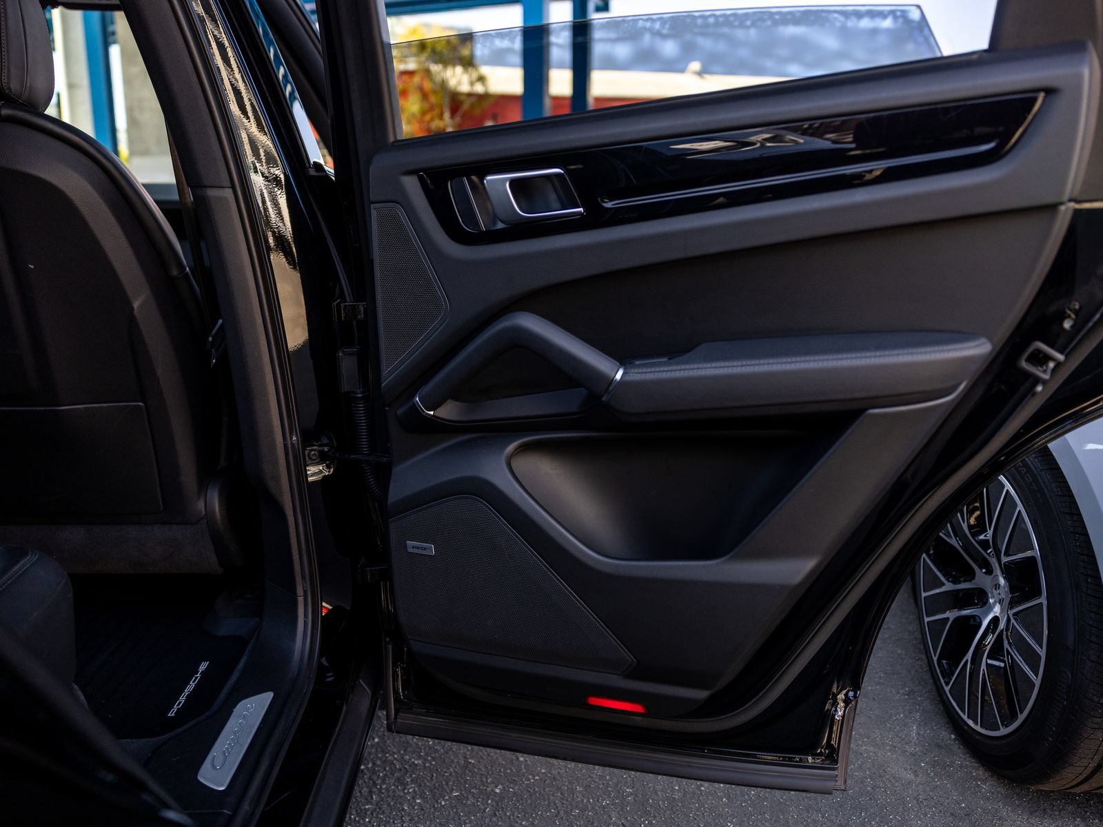 Certified 2023 Porsche Cayenne AWD/4WD image 39