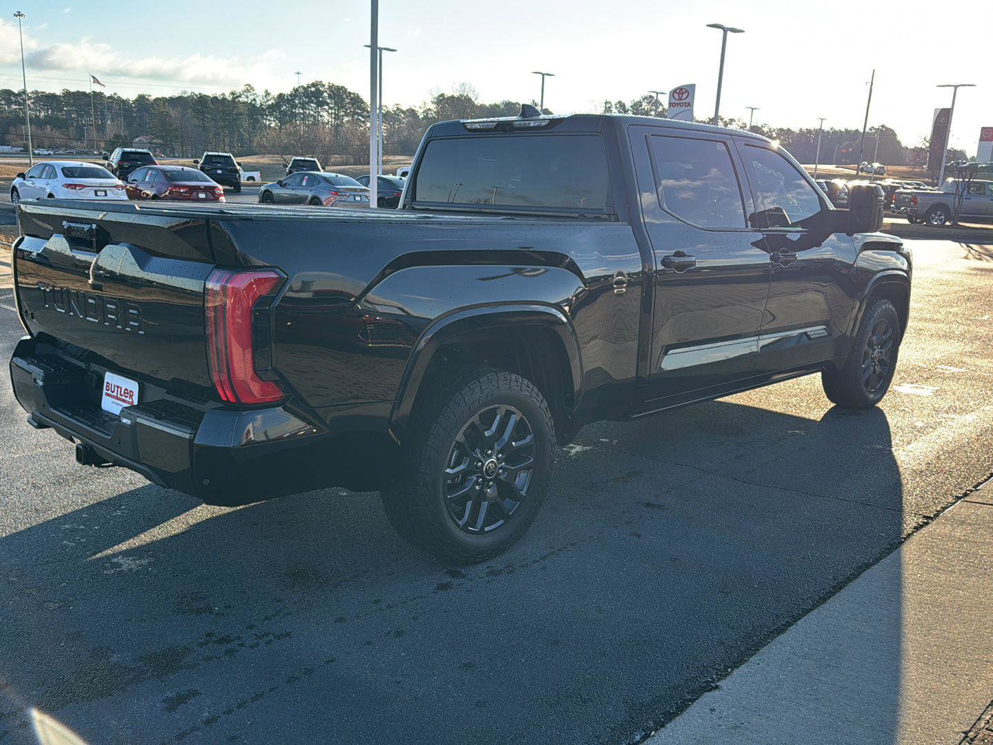 Used 2022 Toyota Tundra Platinum w/ Advanced Package image 5