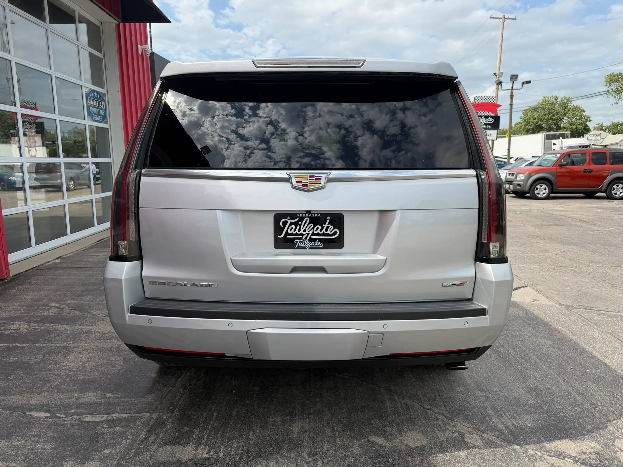 Used 2016 Cadillac Escalade Platinum AWD/4WD image 6