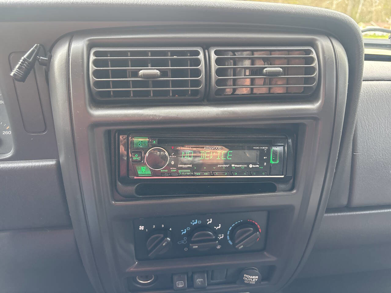 Used 2000 Jeep Cherokee Sport image 32