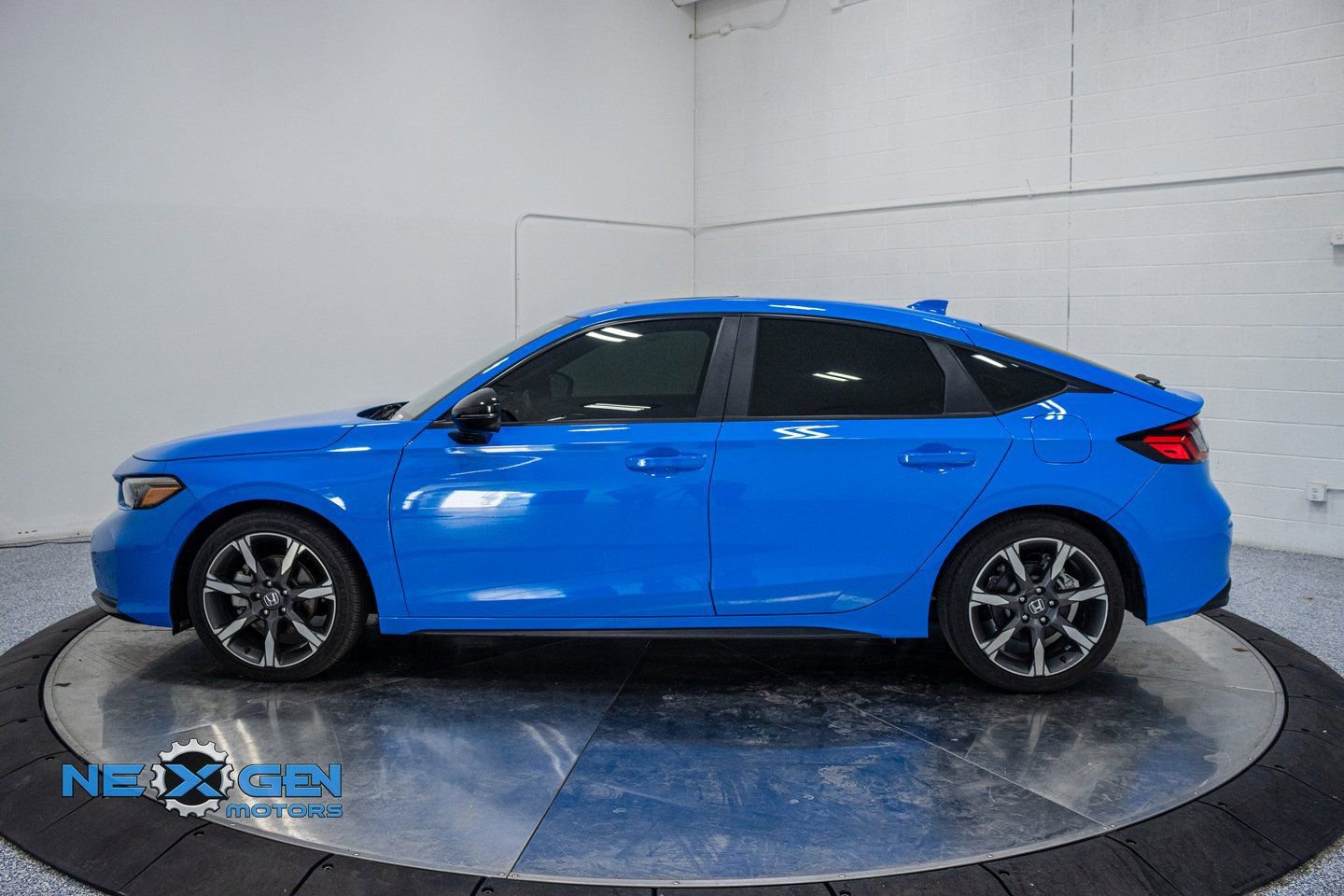 Used 2025 Honda Civic Sport Touring image 4