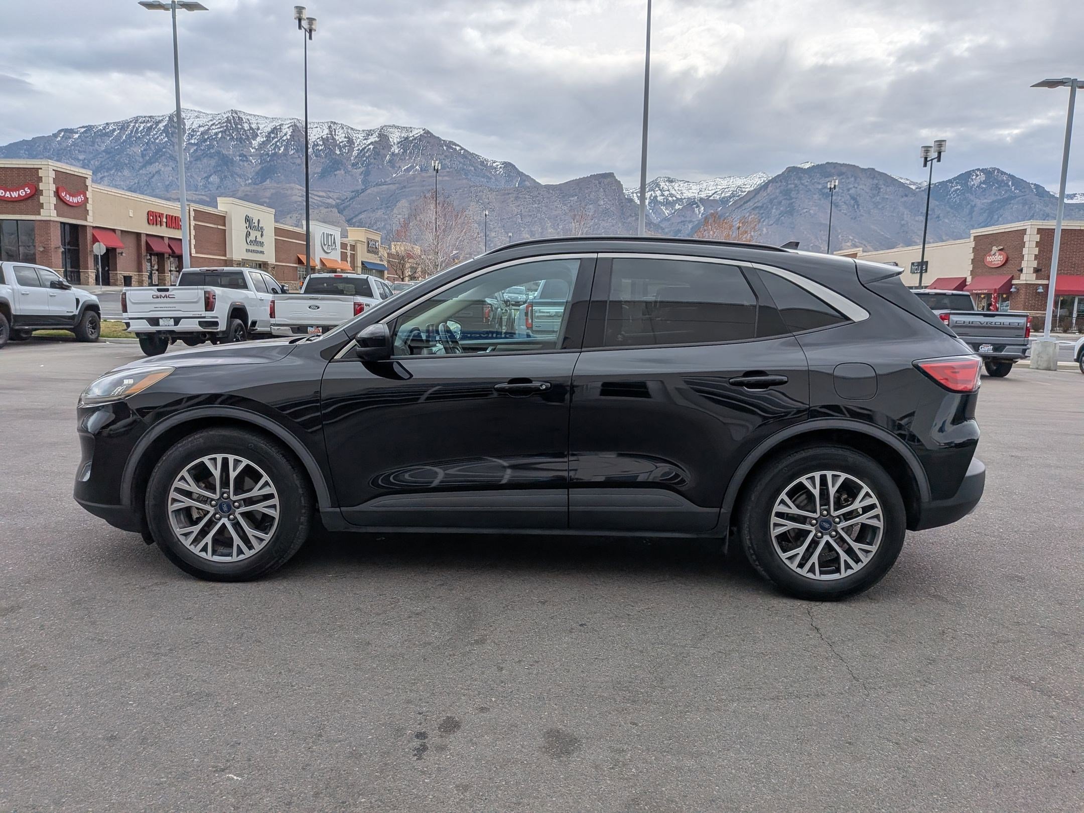Used 2020 Ford Escape SEL image 10