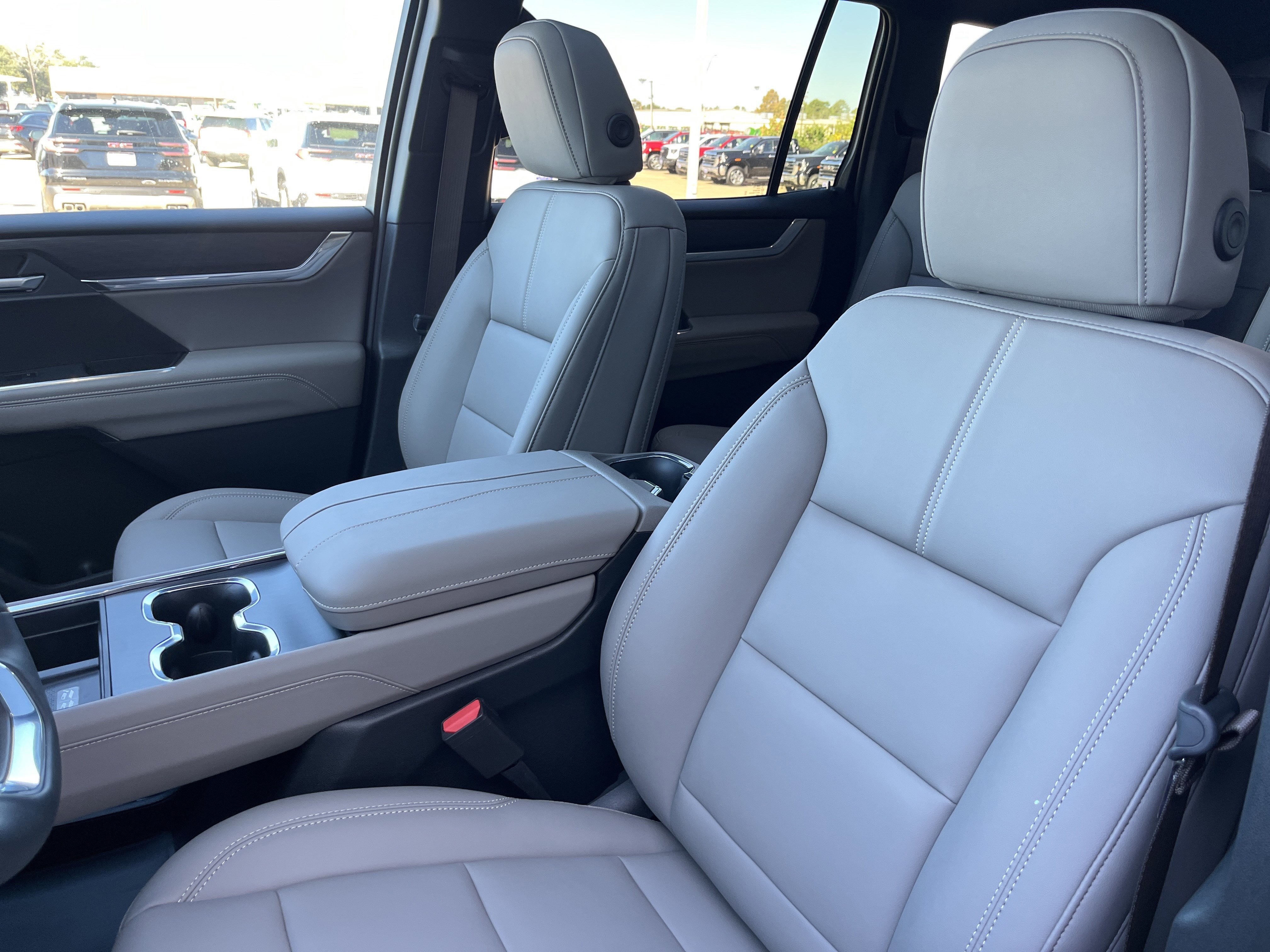 New 2026 GMC Acadia Elevation w/ Elevation Premium Package FWD image 9