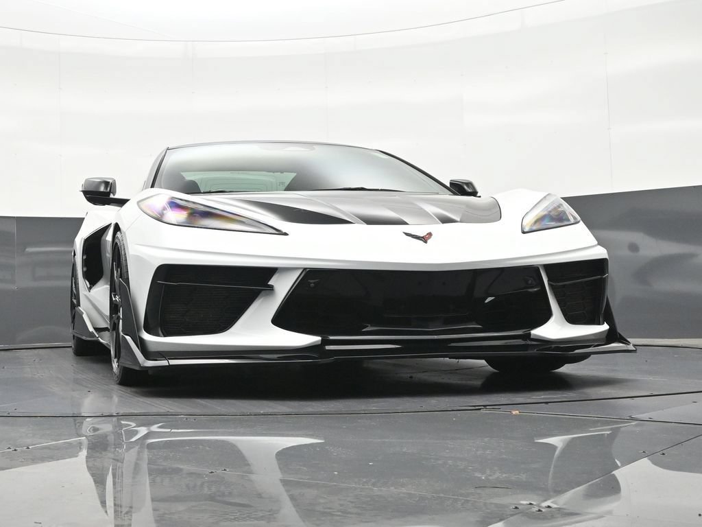 Used 2025 Chevrolet Corvette Stingray Preferred Conv w/ Z51 Performance Package RWD image 32