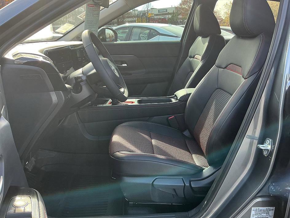 New 2026 Nissan Kicks SR image 12