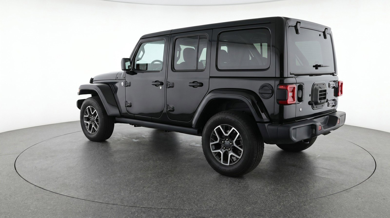 Used 2025 Jeep Wrangler Sahara image 6