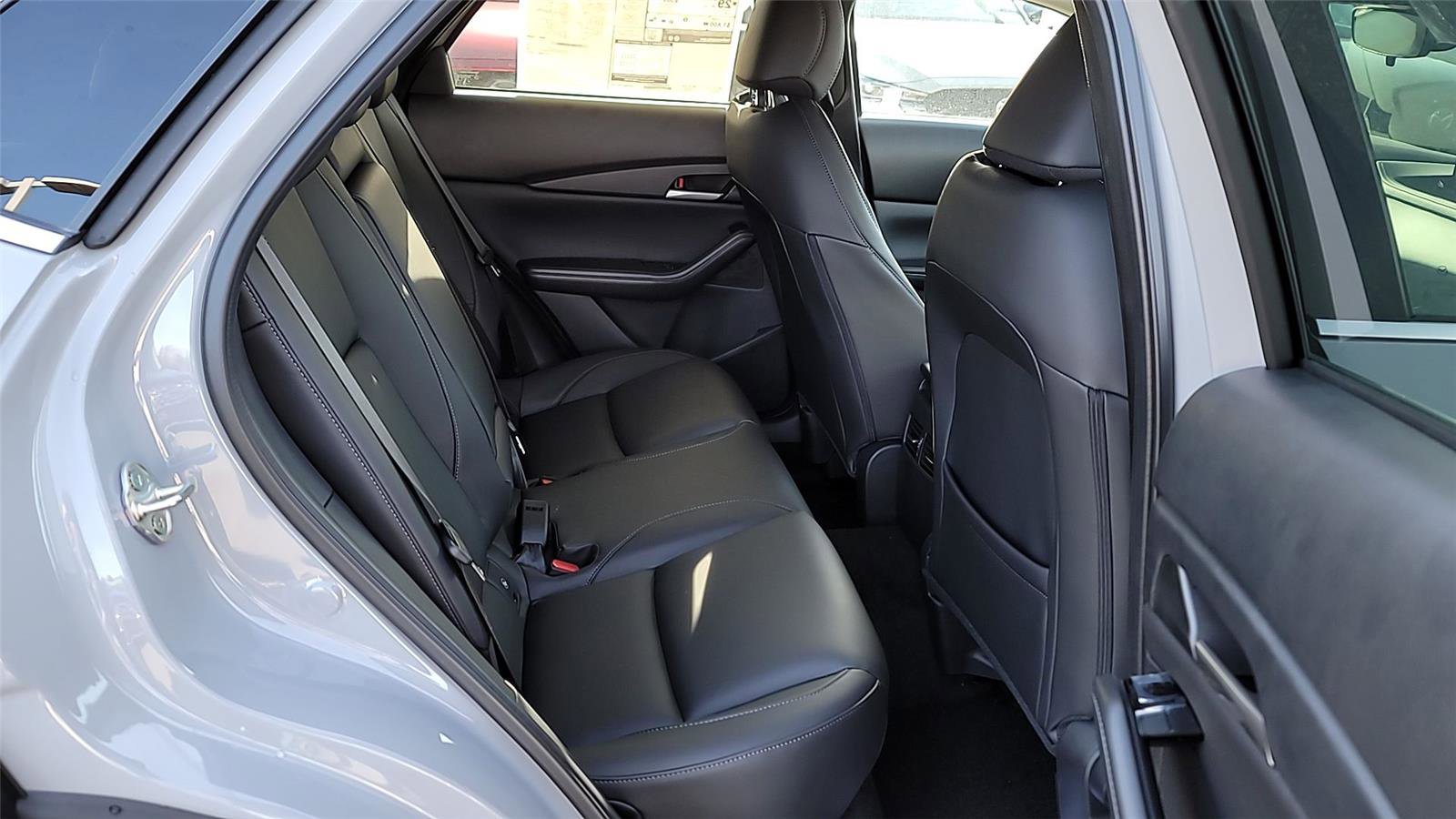 New 2025 MAZDA CX-30 AWD 2.5 S w/ Select Sport Pkg image 32