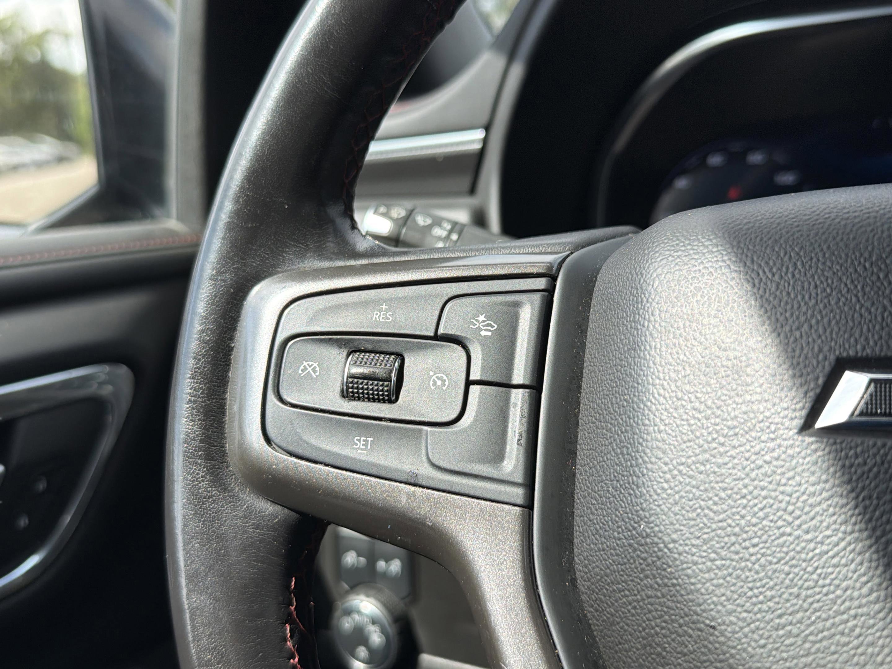 Used 2023 Chevrolet Suburban RST image 13