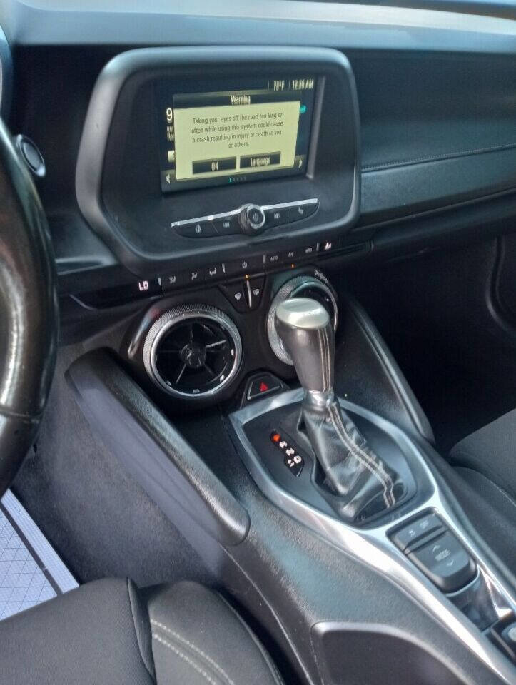 Used 2017 Chevrolet Camaro LT w/ RS Package image 8