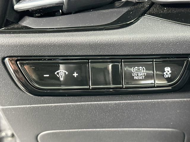 Used 2023 Kia Niro EX Touring image 23