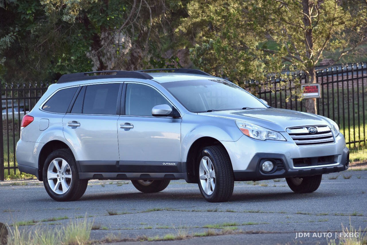 Used 2013 Subaru Outback 2.5i Premium AWD/4WD image 4