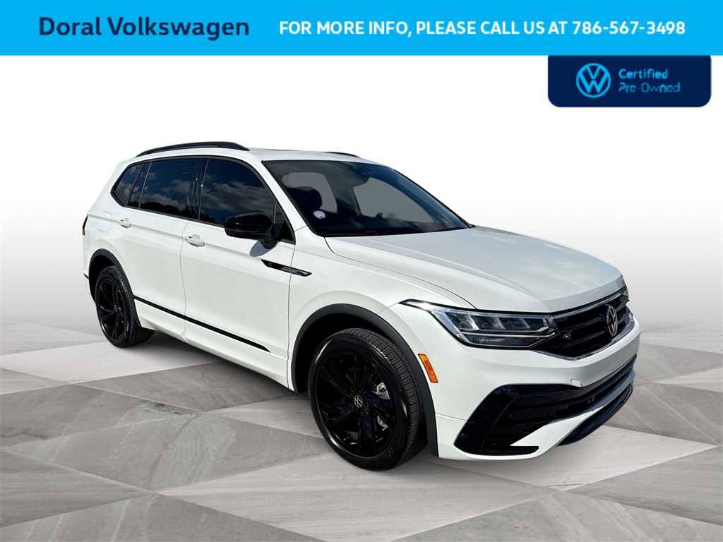 Certified 2024 Volkswagen Tiguan SE R-Line image 2