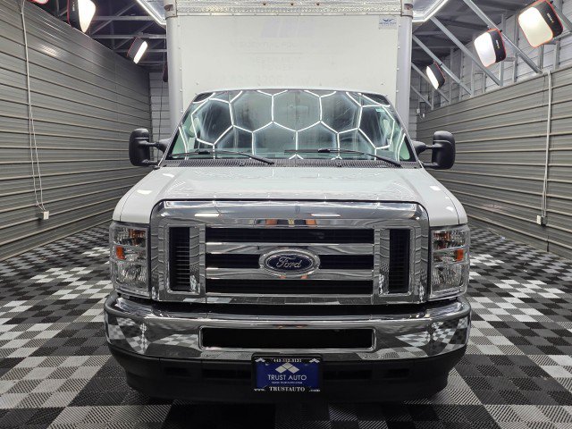 Used 2021 Ford E-450 and Econoline 450 Super Duty w/ Power Windows & Locks Group RWD image 3