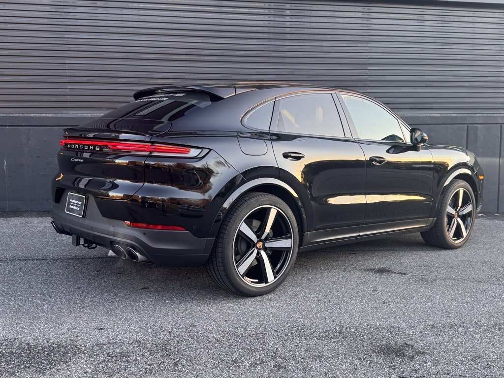 Certified 2025 Porsche Cayenne Coupe image 10