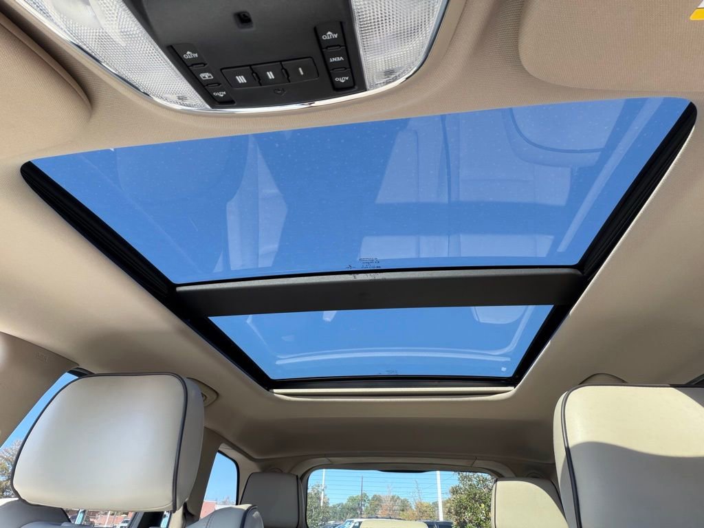 Used 2015 Jeep Grand Cherokee Overland image 25