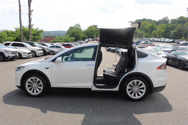 Used 2017 Tesla Model X 100D AWD/4WD image 4