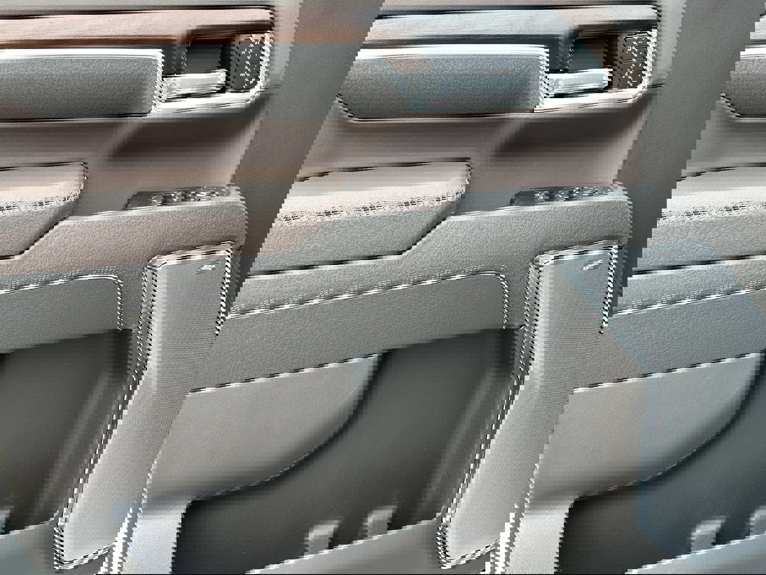 New 2026 GMC Sierra 3500 Denali w/ Denali Reserve Package image 10