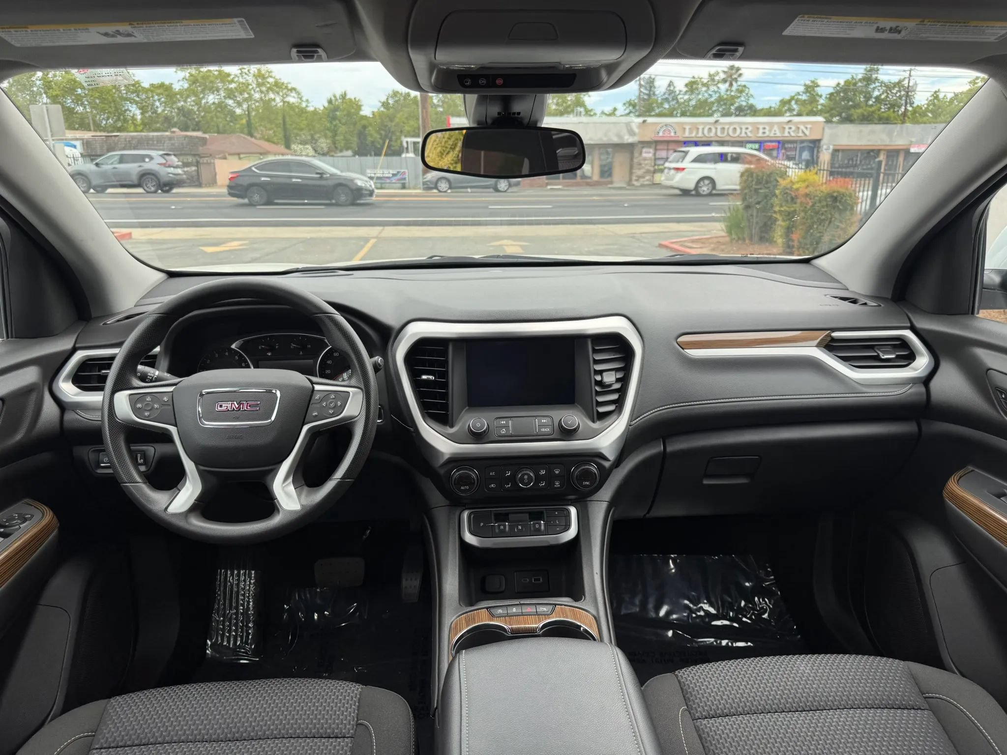 Used 2022 GMC Acadia SLE FWD image 21