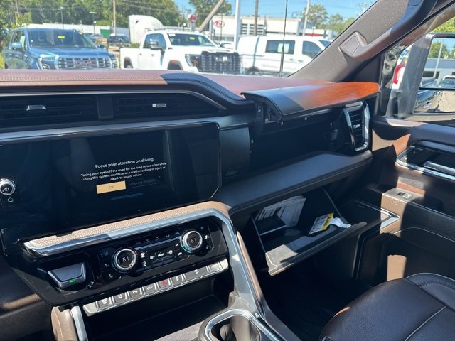 Used 2024 GMC Sierra 3500 Denali w/ Denali Reserve Package image 23