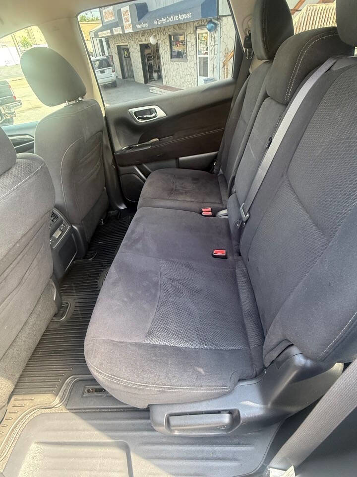 Used 2013 Nissan Pathfinder SV AWD/4WD image 8