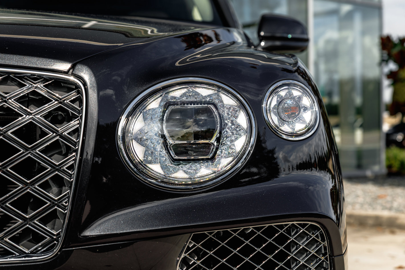 New 2025 Bentley Bentayga Extended Wheelbase image 3