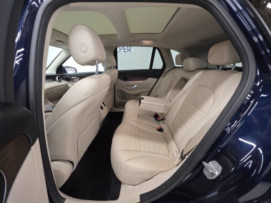 Used 2021 Mercedes-Benz GLC 300 4MATIC image 20