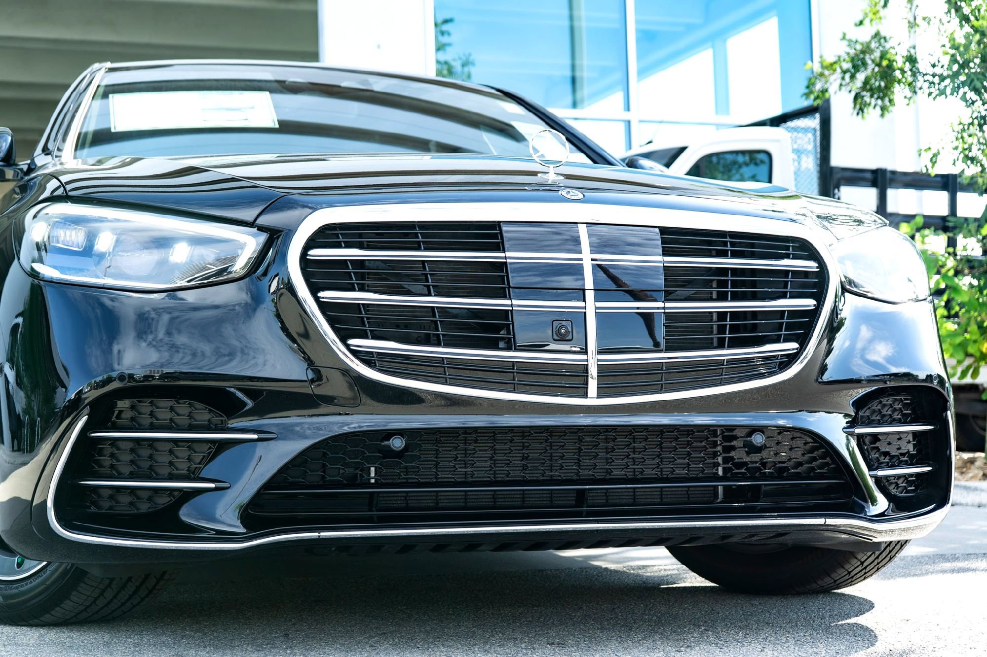 New 2026 Mercedes-Benz S 580e 4MATIC Sedan image 3