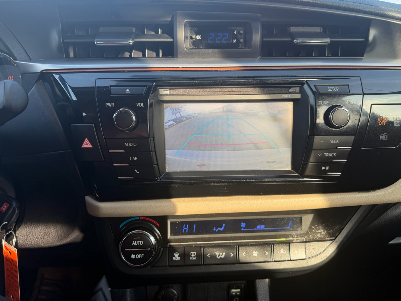 Used 2015 Toyota Corolla LE Premium image 18