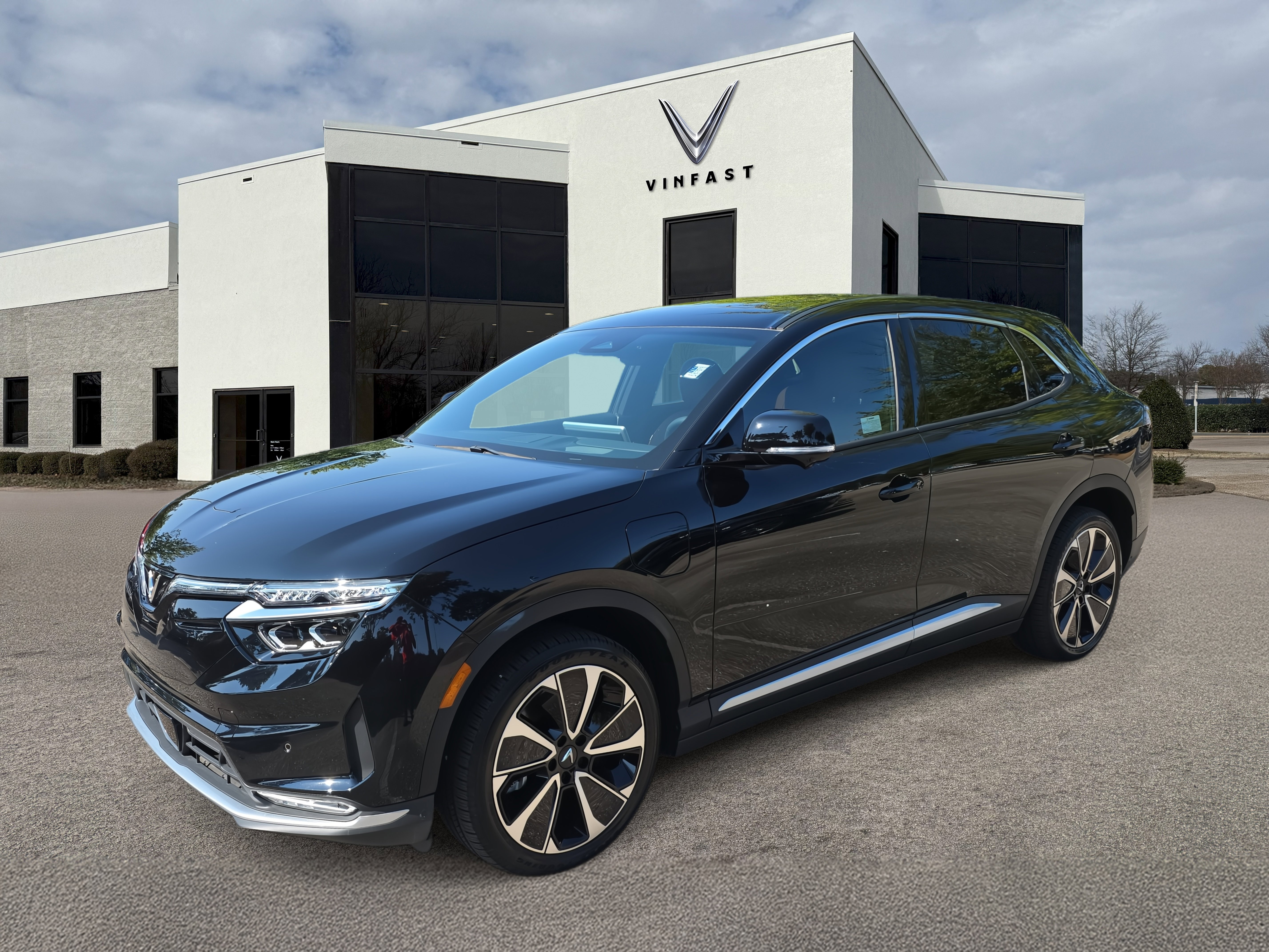 New 2025 VinFast VF 8 Plus