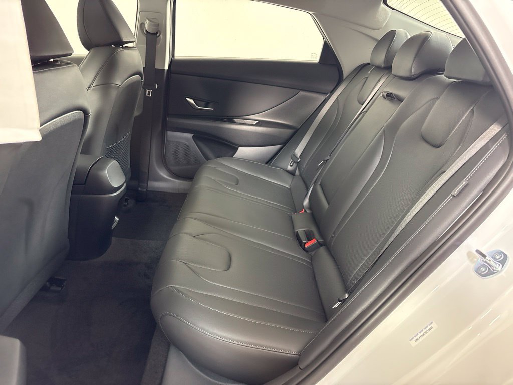 New 2026 Hyundai Elantra Limited FWD image 18